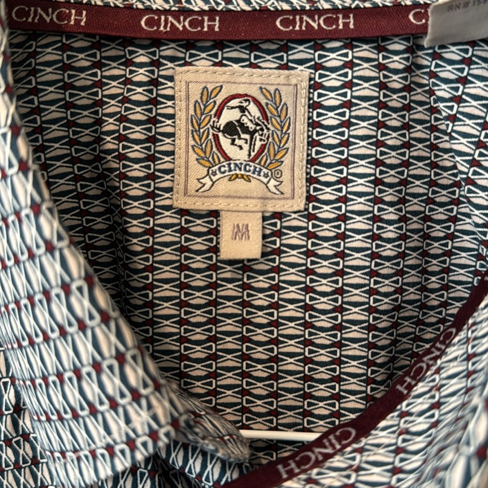 Cinch Men’s Short Sleeve Button Down Shirt.